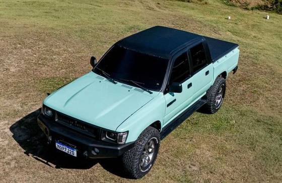 TOYOTA HILUX 2.8 SRS 4X4 CD 8V DIESEL 4P MANUAL